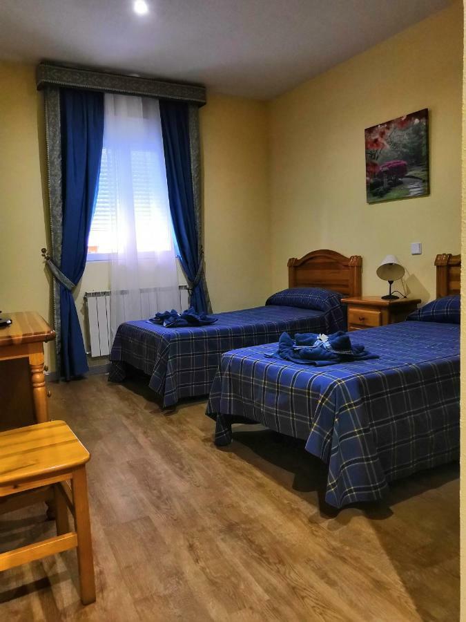 Hostal Restaurante El Chato Эль-Баррако Номер фото